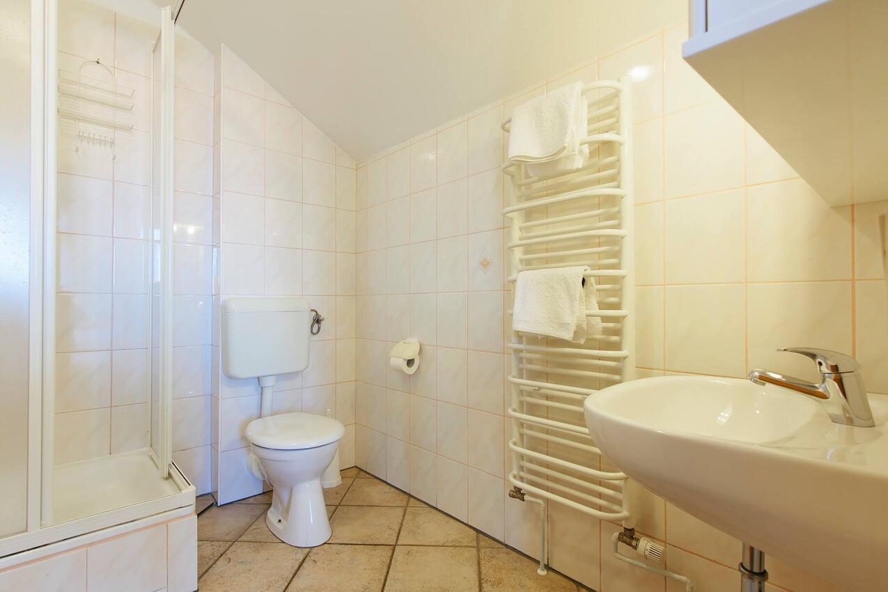 AS-19561-d - Private accommodation - Apartments with a parking space Jezera, Murter