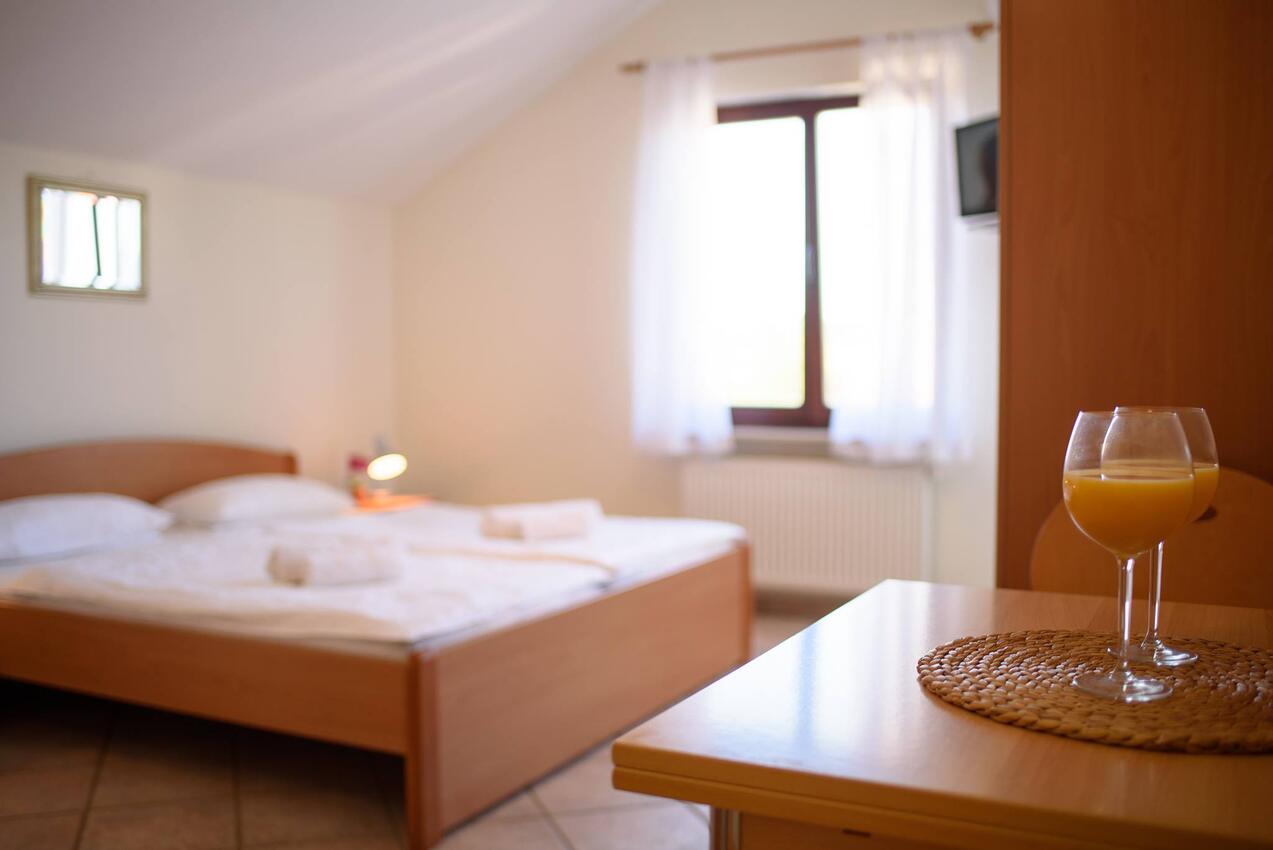AS-19561-d - Private accommodation - Apartments with a parking space Jezera, Murter