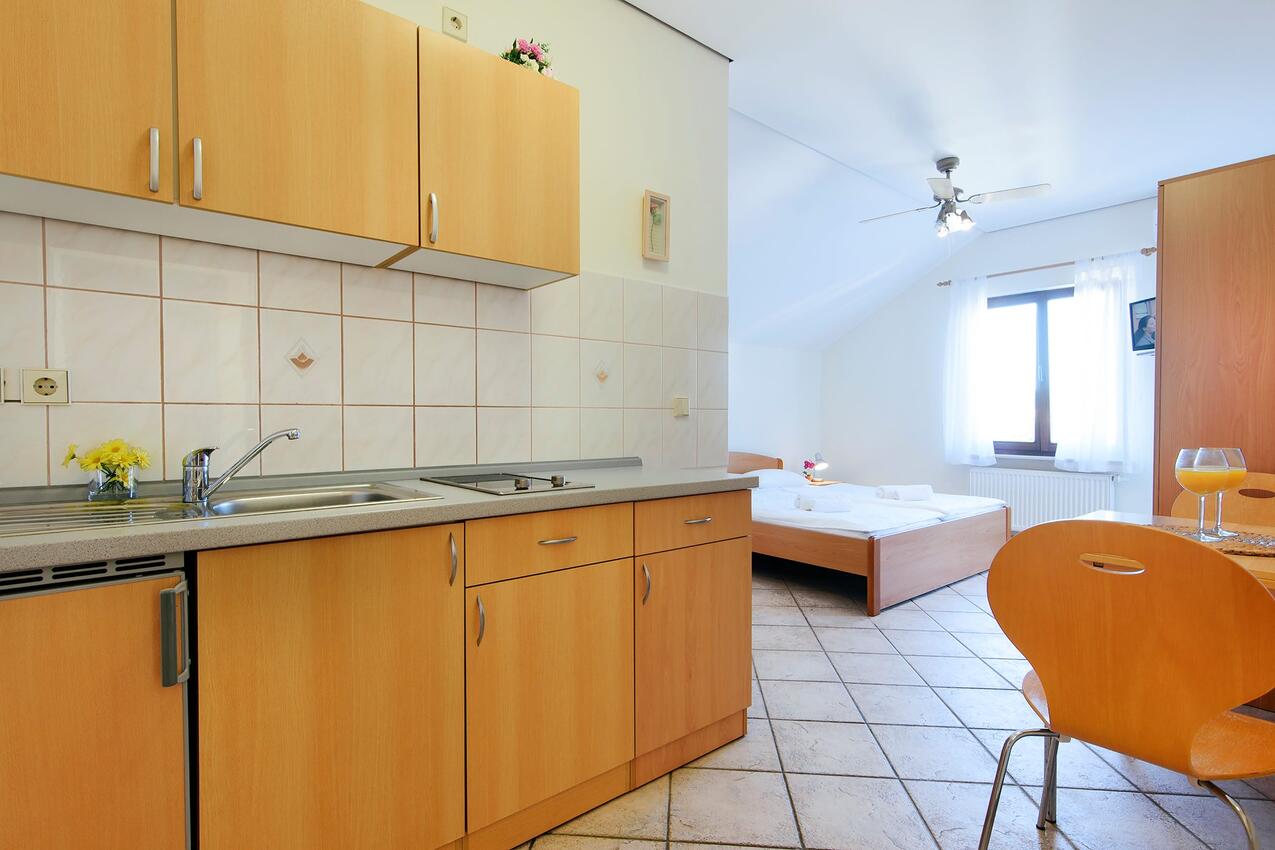 AS-19561-d - Private accommodation - Apartments with a parking space Jezera, Murter