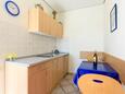 AS-19561-e - Private accommodation - Apartments with a parking space Jezera, Murter