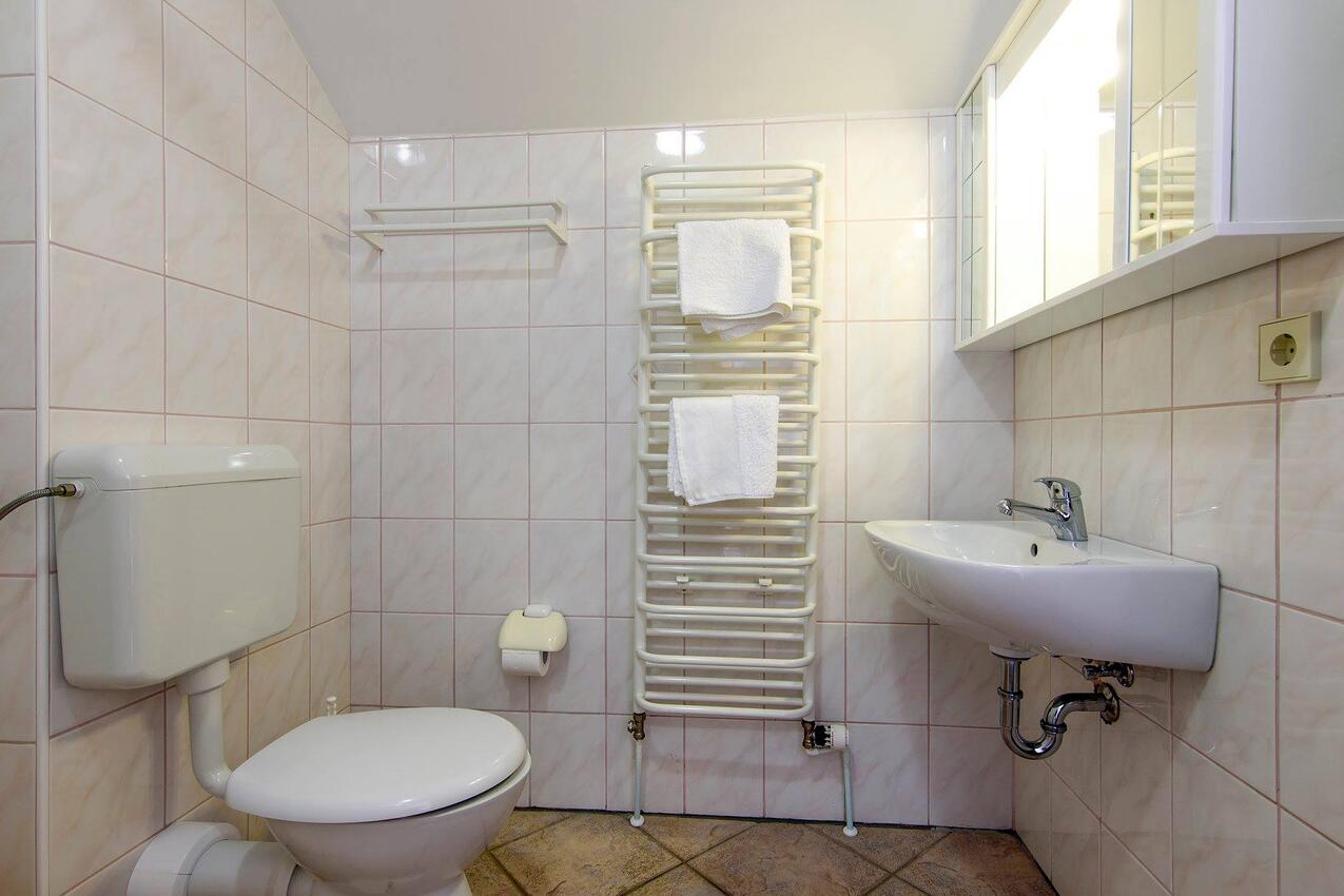 AS-19561-f - Private accommodation - Apartments with a parking space Jezera, Murter