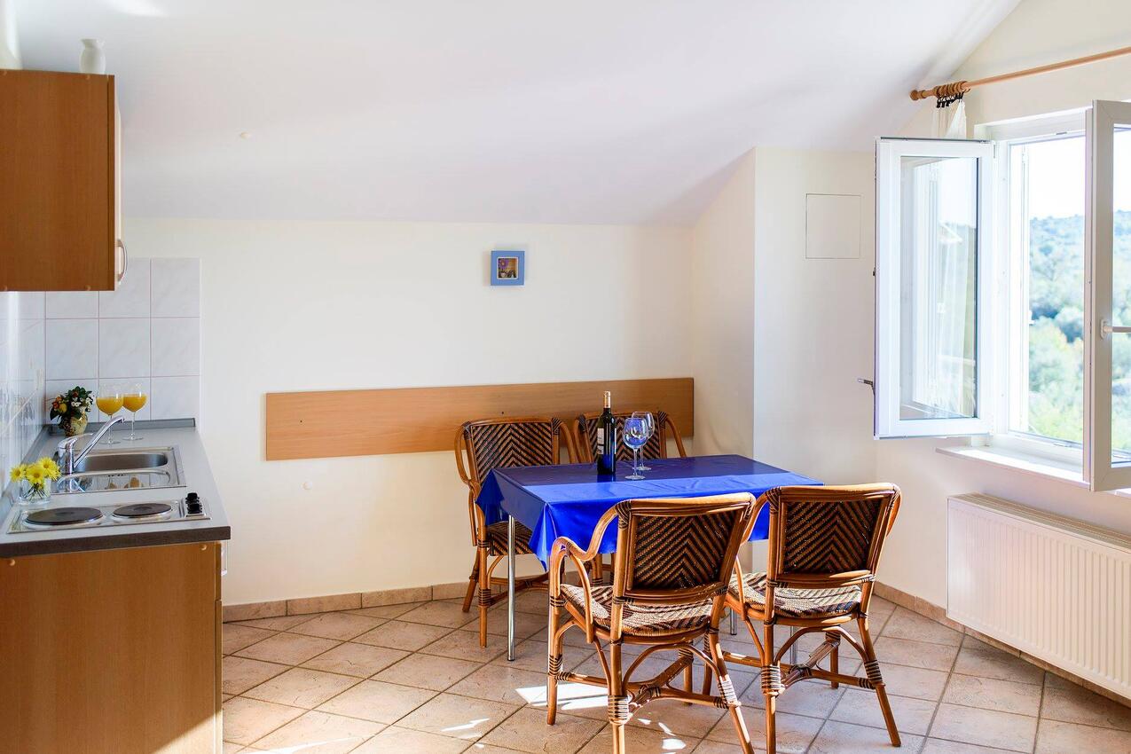 AS-19561-f - Private accommodation - Apartments with a parking space Jezera, Murter