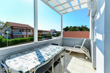 Lejlighedens parkeringsplads Vir - 19562