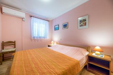 Apartmanok parkolóhellyel Baska, Krk - 19585