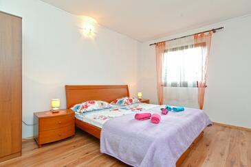 Family-friendly apartments with swimming pool Fažana - 19595