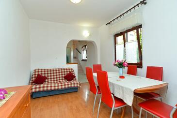 Family-friendly apartments with swimming pool Fažana - 19595