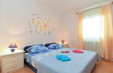 Lejligheder med pool egnet til familier med børn Fazana - 19596