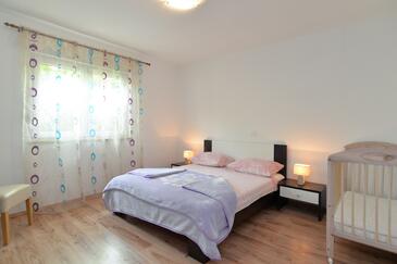 Leiligheter med basseng som passer for familier med barn Fazana - 19596