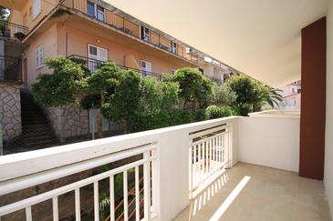 Apartamentos com varanda Jelsa, Dalmácia Central
