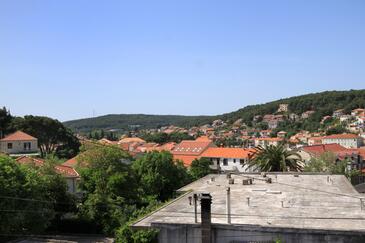 Apartamentos com varanda Jelsa, Dalmácia Central