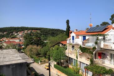 Apartamentos com varanda Jelsa, Dalmácia Central