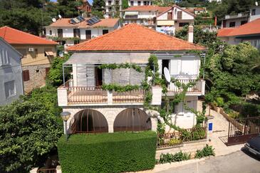 Apartamentos com varanda Jelsa, Dalmácia Central