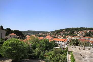 Apartamentos com varanda Jelsa, Dalmácia Central