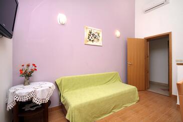 Apartamentos com varanda Jelsa, Dalmácia Central