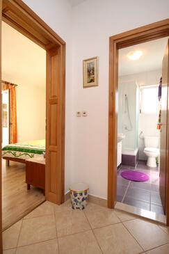 Apartamentos com varanda Jelsa, Dalmácia Central