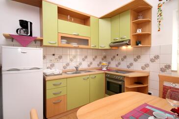 Apartamentos com varanda Jelsa, Dalmácia Central