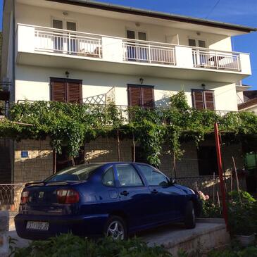 Apartamentos com varanda Jelsa, Dalmácia Central