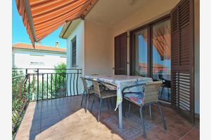 Three bedroom apartment Galižana, Fažana (A-19608-a)