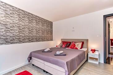 Apartments with parking space Mali Lošinj, Lošinj - 19618