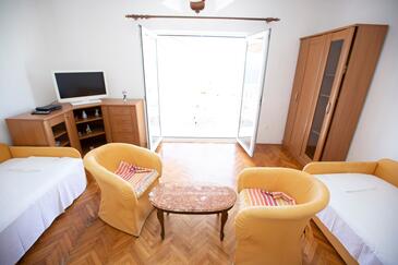 Lokva Rogoznica, Obývací pokoj v ubytování typu apartment, s klimatizací, domácí mazlíčci povoleni a WiFi.
