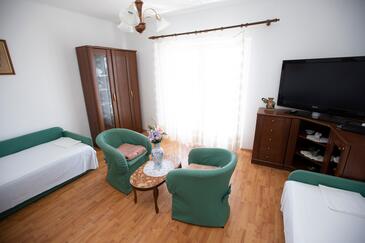 Lokva Rogoznica, Camera di soggiorno nell'alloggi del tipo apartment, condizionatore disponibile, animali domestici ammessi e WiFi.