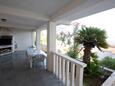 Lokva Rogoznica, Omiš, Courtyard 19633 - Apartments near sea with pebble beach.