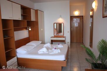 Apartmani s parkingom Nemira, Omiš - 19635