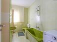 Ванна кімната Podstrana, Ванна кімната в розміщенні типу apartment, WiFi.