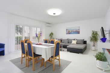 Вітальня Podstrana, Вітальня в розміщенні типу apartment, доступний кондиціонер і WiFi.