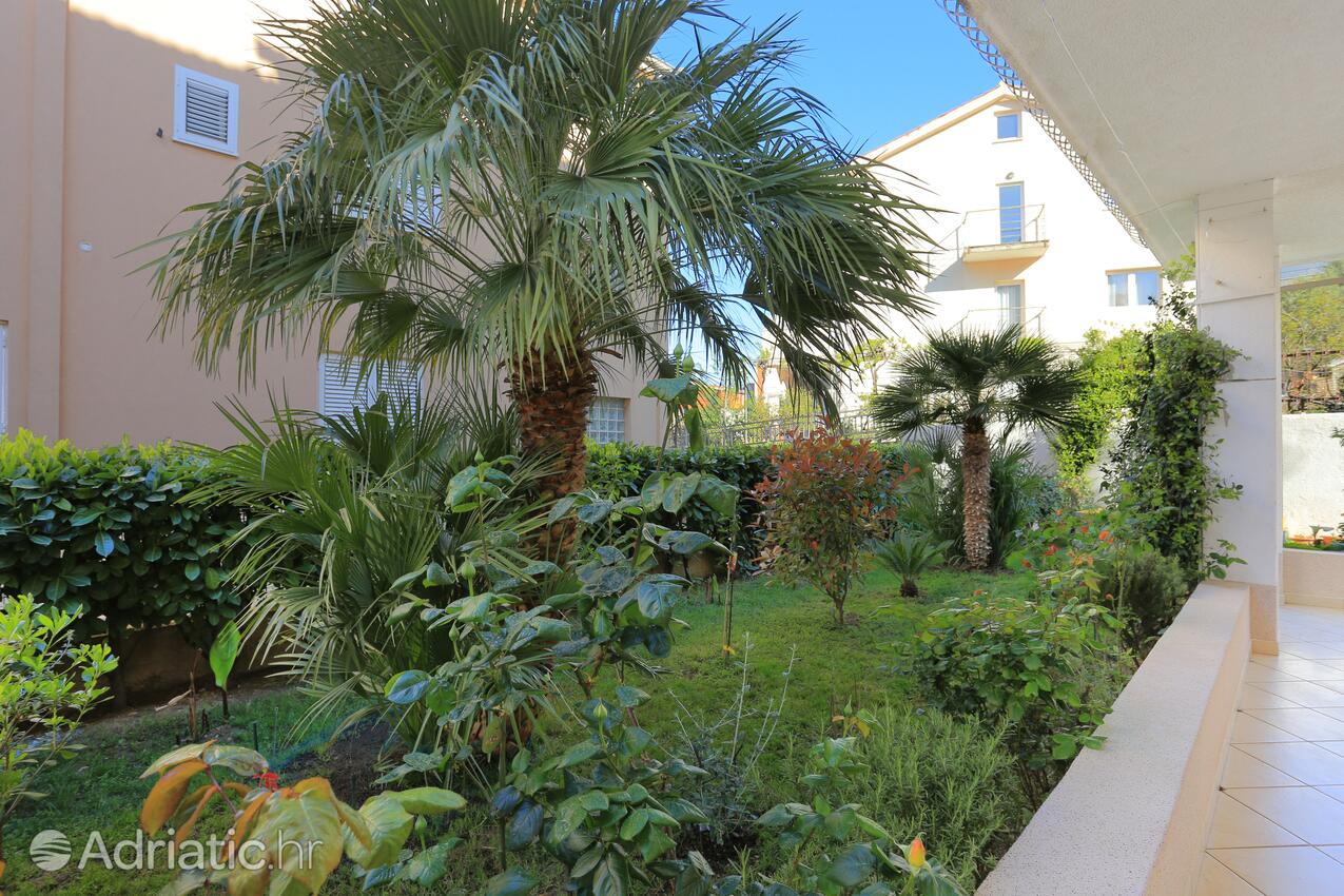 Giardino - Appartamenti con parcheggio Podstrana, Spalato - Split