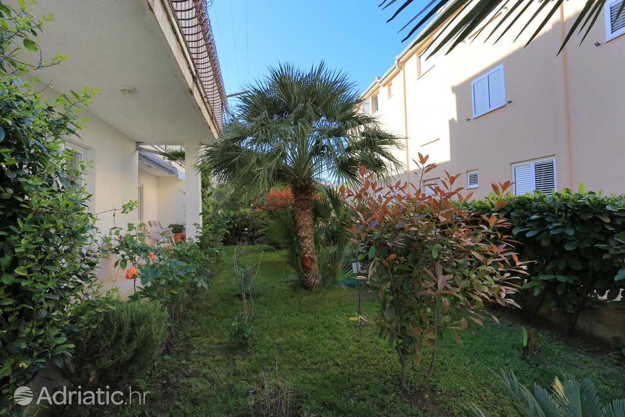 Giardino - Appartamenti con parcheggio Podstrana, Spalato - Split