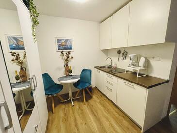 Apartmani uz more Jezera, Murter - 19705