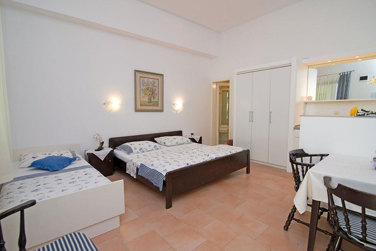 Apartments with parking space Mali Lošinj, Lošinj - 19706