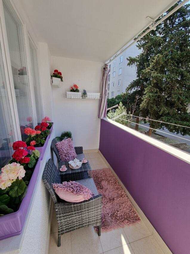 Apartments with WiFi Zadar - 19714