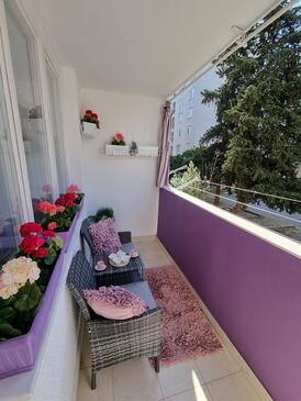 Apartments with WiFi Zadar - 19714