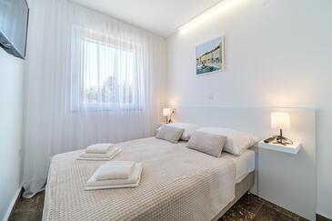 Lägenheter med parkering Supetar, Brac - 19724