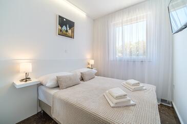 Lägenheter med parkering Supetar, Brac - 19724