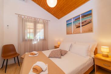 Ház családok részére medencével Supetar, Brac - 19757