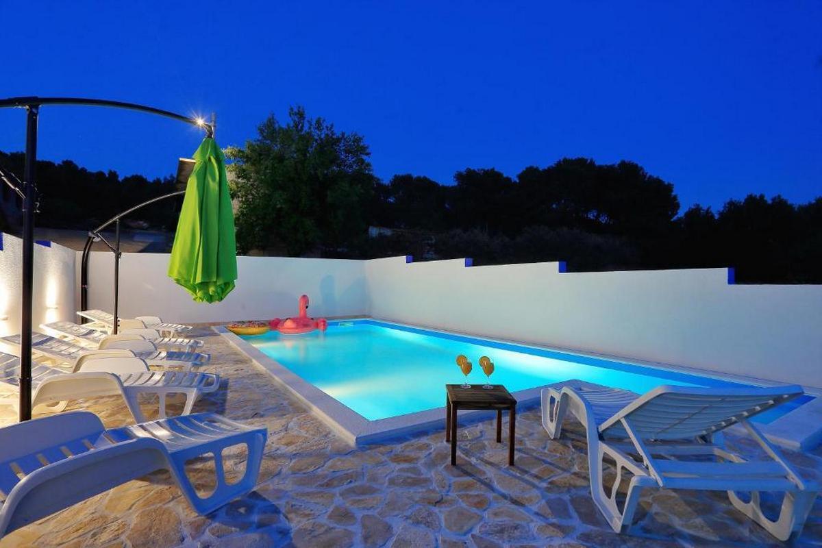 Family-friendly apartments with swimming pools Bibinje, Zadar - 19774