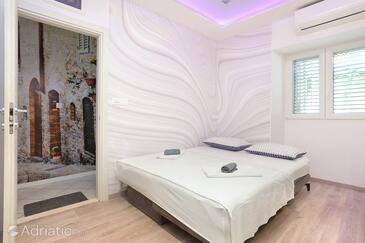 Ferienwohnungen mit Parkplatz Solin, Split - 19778