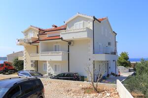 Appartements et chambres avec parking Rogoznica - 19786