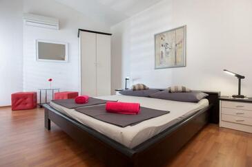 Будинок для сім'ї з басейном Макарска - Makarska - 19796