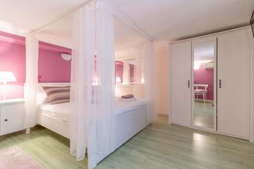 Lejligheder til familier med børn Banjol, Rab - 19804