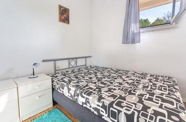 Family-friendly apartments with swimming pool Rogač, Šolta - 19809