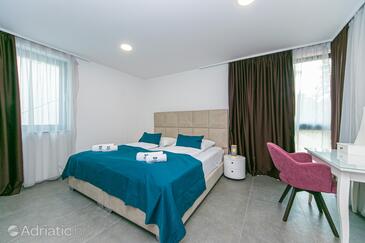 Apartmanok a tenger mellett medencével Brela, Makarska - 19834