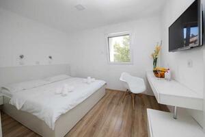 Room Novi Vinodolski (S-19837-a)