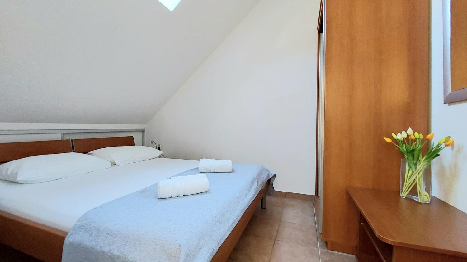 Apartments with parking space Milna, Hvar - 19850