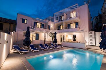 Apartments with outdoor spaces Selce, Kvarner