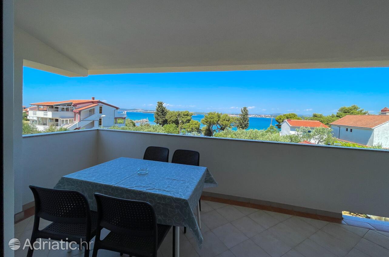 A-19914-a - Private accommodation - Apartments by the sea Tkon, Pašman