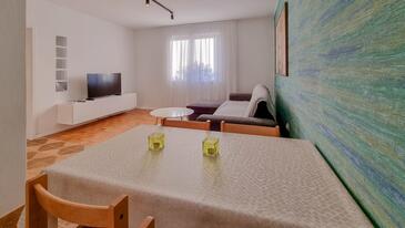 Apartments with terrace Novigrad, Istria